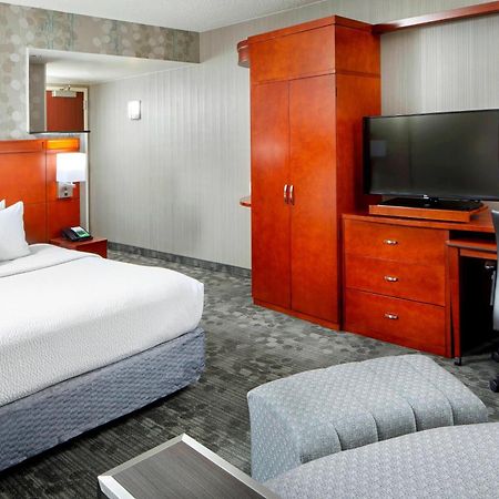 Hotel Courtyard By Marriott San Antonio Six Flags At The Rim Exterior foto