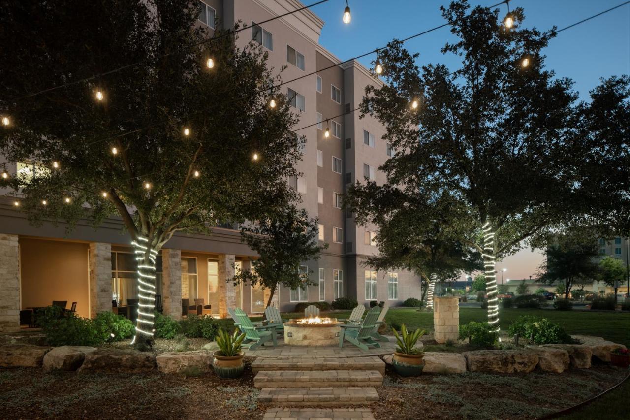 Hotel Courtyard By Marriott San Antonio Six Flags At The Rim Exterior foto